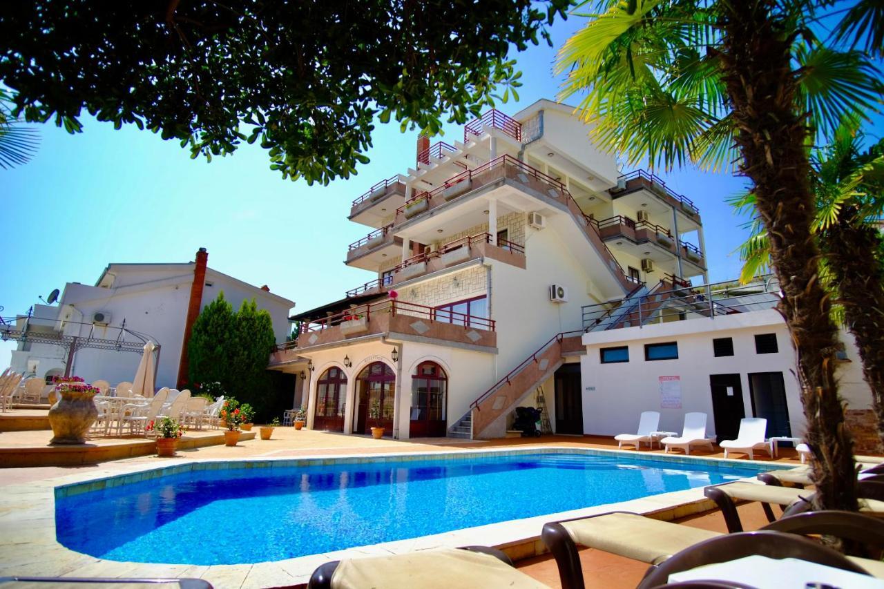 Hotel Kleopatra Ulcinj Exterior photo