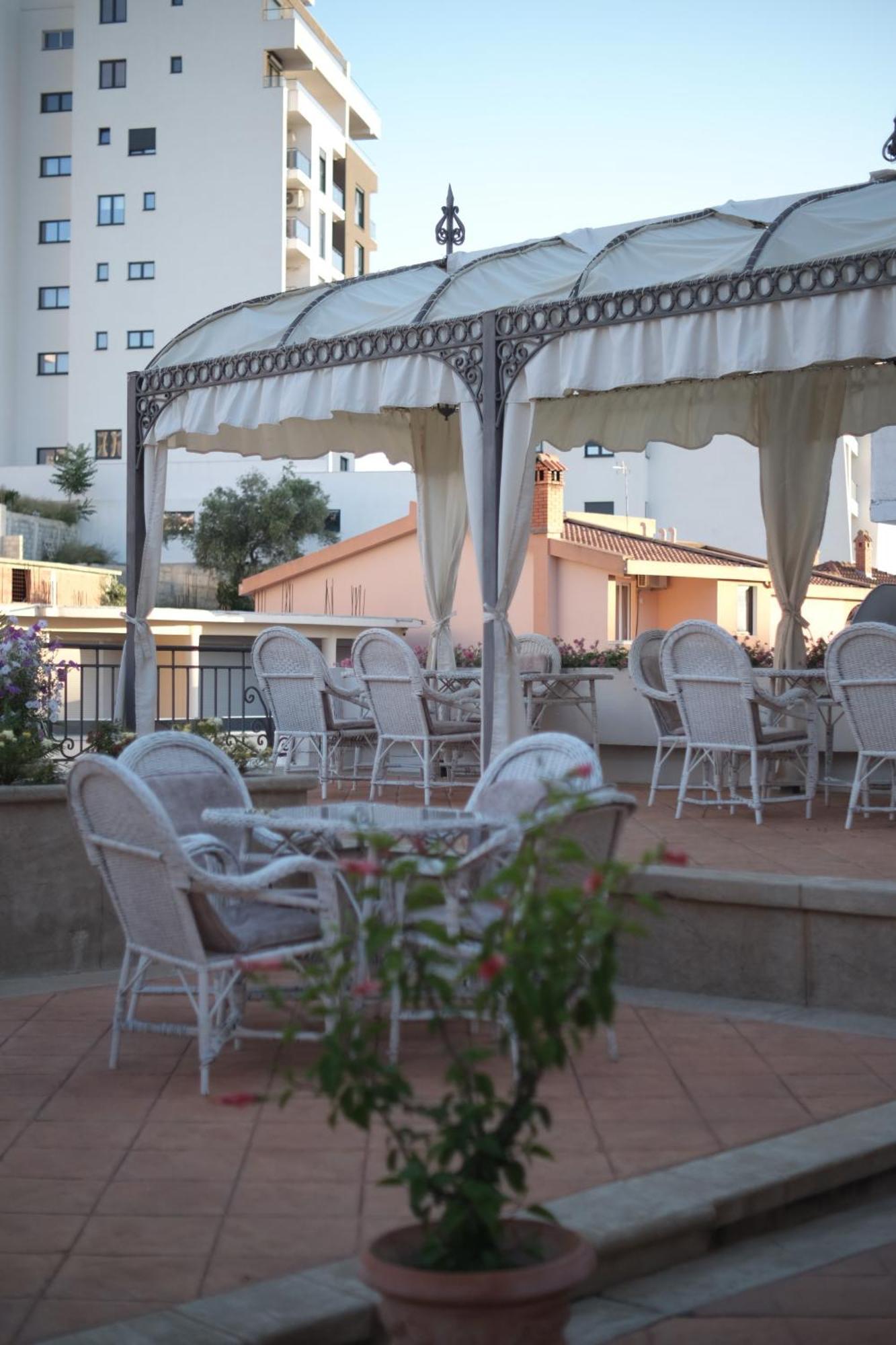 Hotel Kleopatra Ulcinj Exterior photo