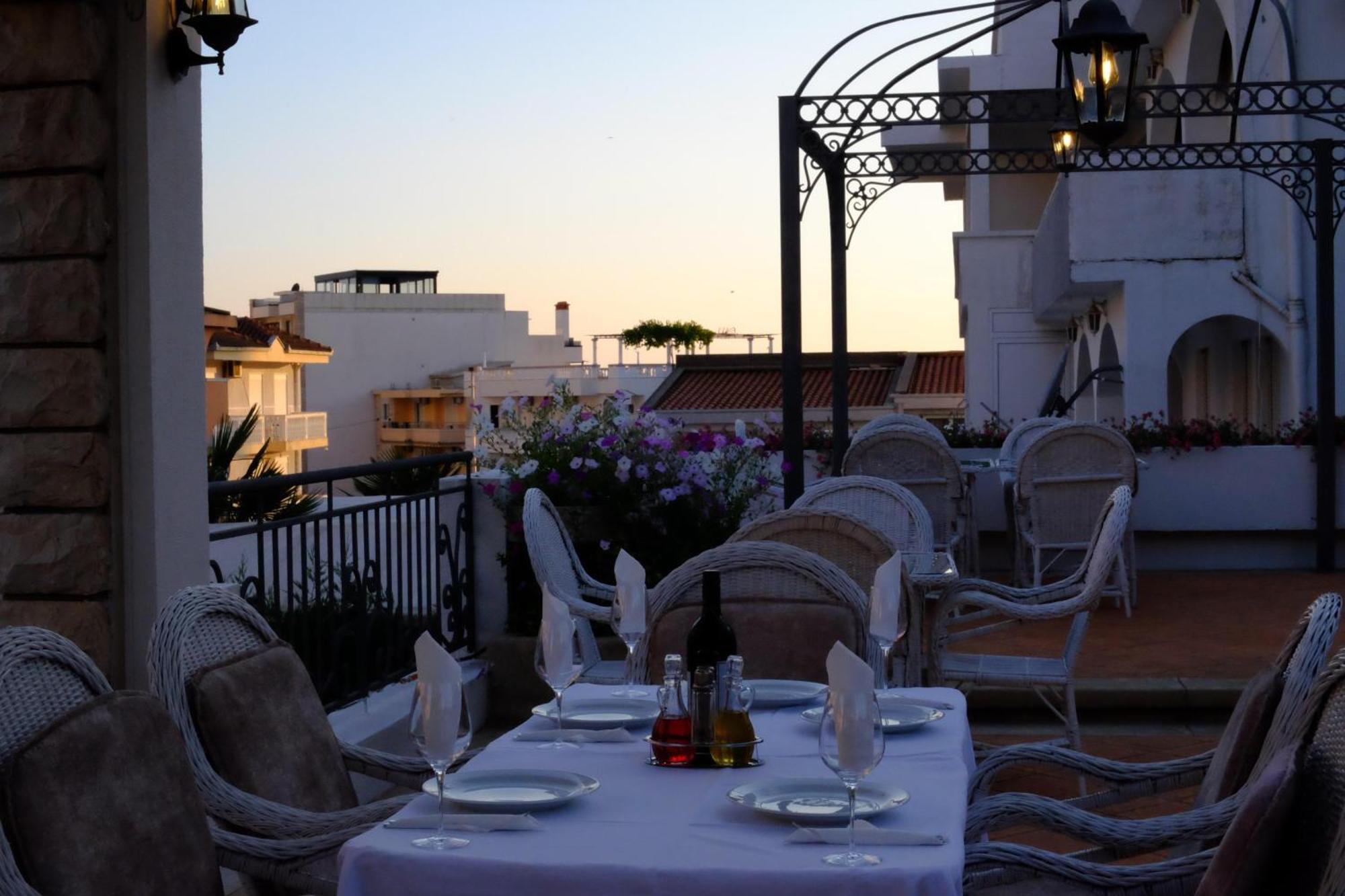 Hotel Kleopatra Ulcinj Exterior photo