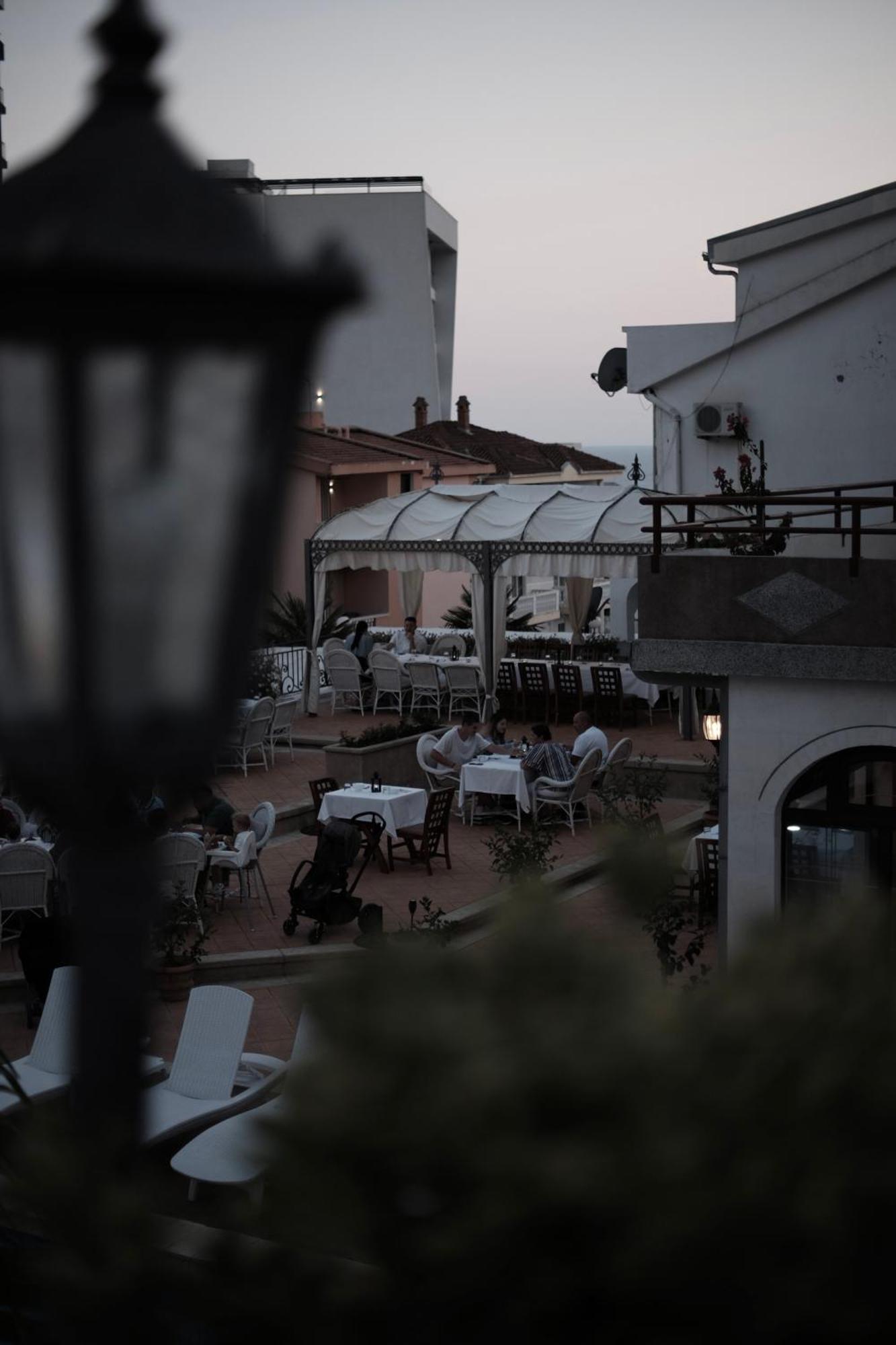 Hotel Kleopatra Ulcinj Exterior photo